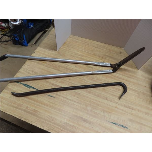 hedge trimmers and prybar