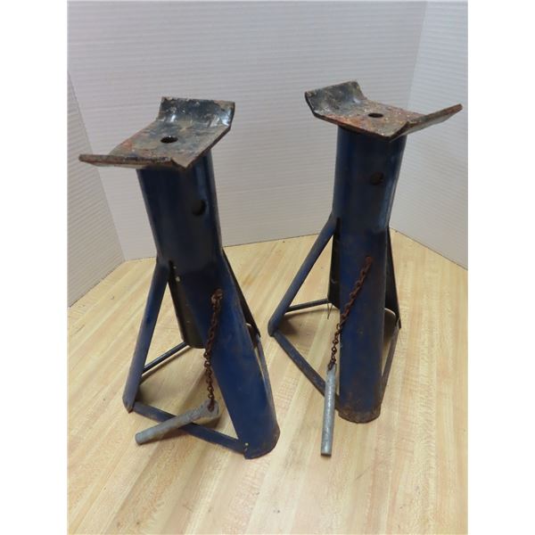 pair of jack stands
