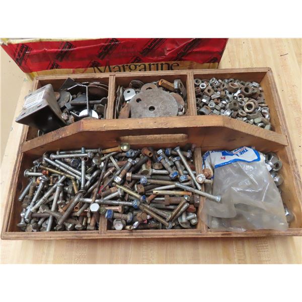 lot of assorted hardware