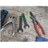 Image 3 : assorted tools - pliers, tin shears, etc.