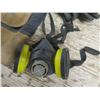 Image 4 : sandblasting mask, gloves and filter mask