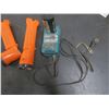 Image 2 : 2 Makita flashlights with battery charger