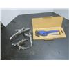 Image 1 : 2 gear pullers & Crimp tool