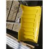 Image 3 : snow shovel and roof snow remover