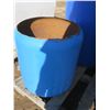 Image 3 : 50 gallon plastic water barrel and steel tank