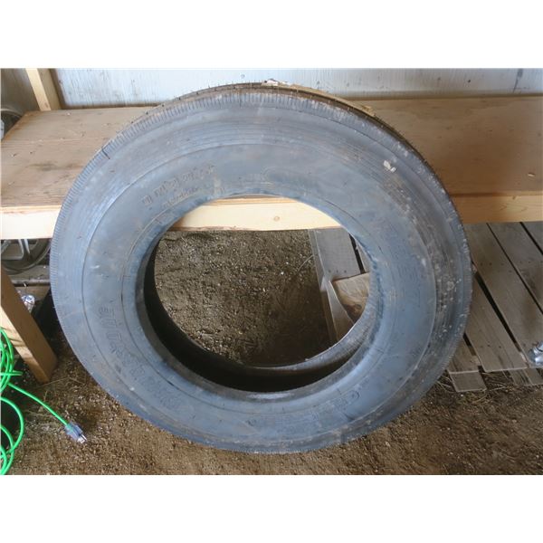 Bridgestone R250F 9R22.5 tire - Schmalz Auctions