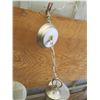 Image 4 : ceiling light fixture