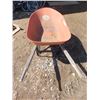 Image 3 : wheelbarrow