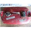 Image 2 : outboard motor fuel canister