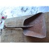 Image 1 : scoop shovel