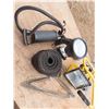 Image 4 : shop lights air pump and hangers
