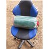 Image 2 : gaming chair and sleeping bag