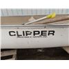 Image 4 : 17' ft Clipper canoe - c/w life jackets and paddles (missing one thwart)