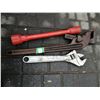 Image 1 : large angled rigid pipe wrench/adj. Wrench & hd lug nut double socket rool