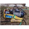 Image 1 : Working 110v/660w electric hoist/winch