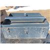 Image 5 : older metal tool box good shape