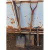 Image 3 : two shovels and air pump