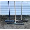 Image 2 : Lot of push brooms & squeegee