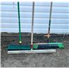 Image 2 : Lot of push brooms & squeegee