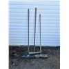 Image 1 : Lot of 3 cement rakes