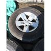 Image 4 : 3 ram 1500 matching rims with assorted 265-70-R17
