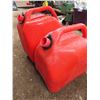Image 3 : 2 jerrycans 25L and 20L