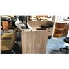 Image 2 : LIGHT MAPLE 6' X 6.5' RECEPTION DESK