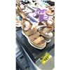 Image 2 : SOREL AND NATURALIZER SIZE 8 WOMEN'S SHOES