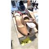 Image 2 : CLARKS AND SKECHERS SIZE 7 WOMEN'S SHOES