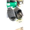 Image 2 : RAID AND PUMA SIZE 8 WOMEN'S SHOE AND SLIP ON
