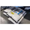 Image 2 : 4 MIXED SIZE PILLOWS