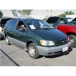 2000 Toyota Sienna