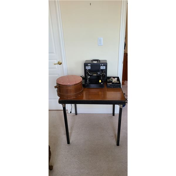 Vintage Singer Sewing Machine B