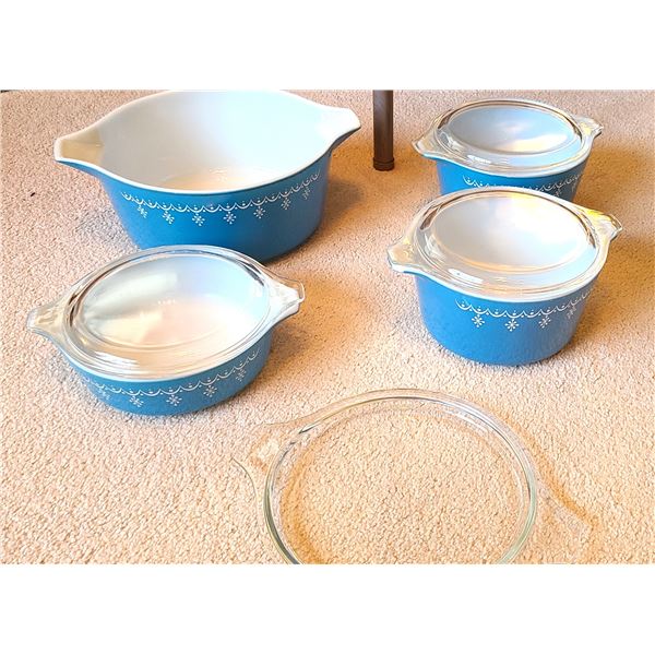 Vintage Pyrex Blue Snowflake Garland  A