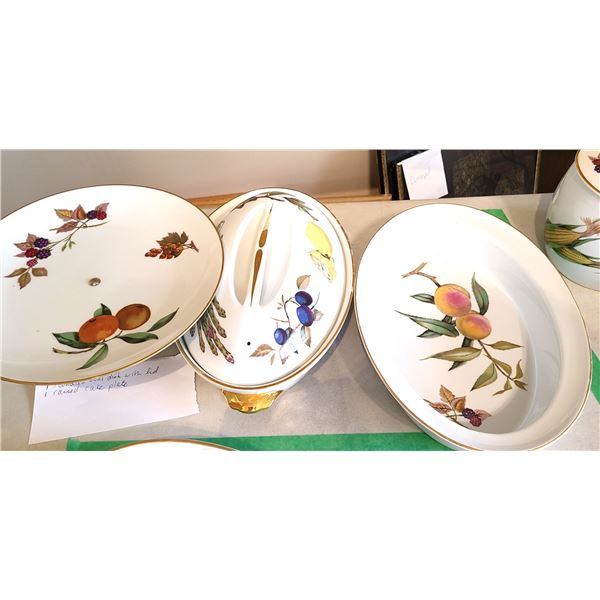 Royal Worcester Evesham Gold A