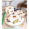Image 1 : Royal Worcester Evesham Gold A