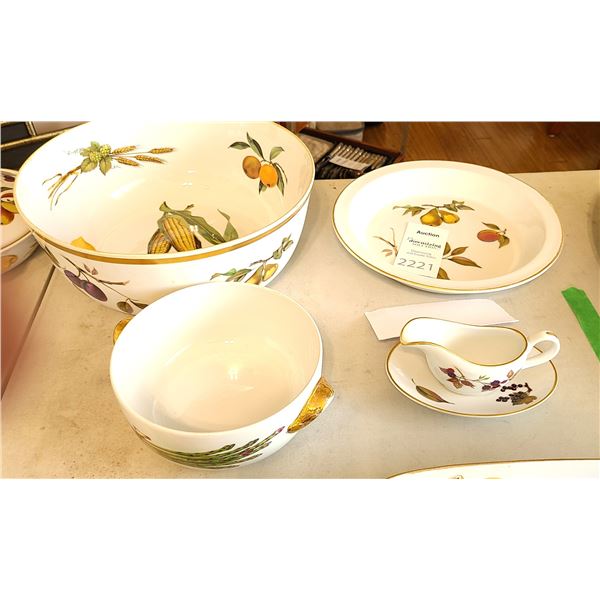Royal Worcester Evesham Gold A