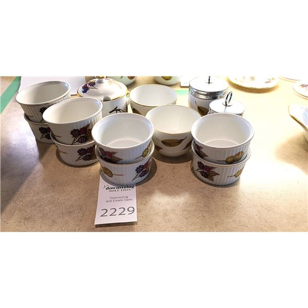 Royal Worcester Evesham Gold A