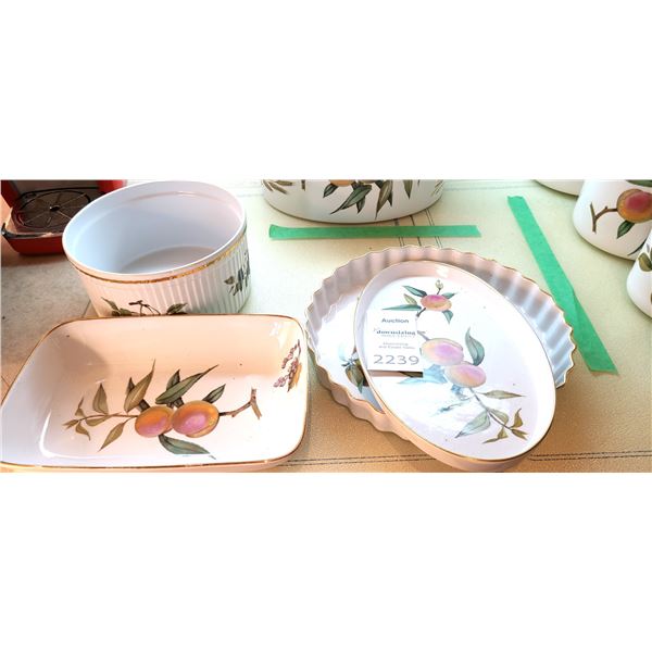 Royal Worcester Evesham Gold A