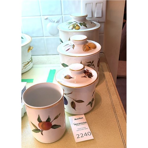 Royal Worcester Evesham Gold A