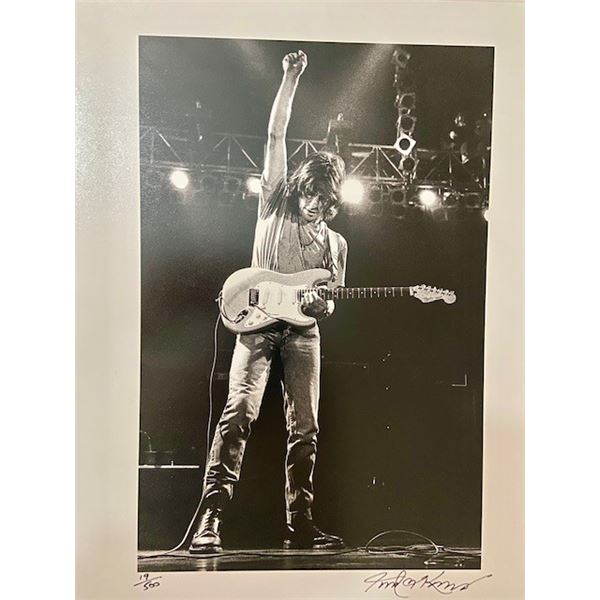 Jeff Beck by Robert Knight