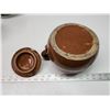 Image 3 : Brown bean pot - chip on lid