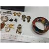 Image 4 : Assorted costume jewelry
