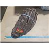 Image 2 : lh baseball glove and ball