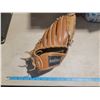 Image 2 : lh baseball glove and ball