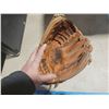 Image 3 : lh baseball glove and ball
