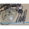 Image 5 : pot, pans, utensils