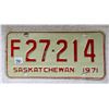 Image 3 : 1971 Saskatchewan license plates Farm 27-214 & 229-637
