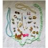 Image 7 : Lot of costume jewellery - Rhinestone, Pearls, earrings and necklaces