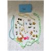 Image 8 : Lot of costume jewellery - Rhinestone, Pearls, earrings and necklaces